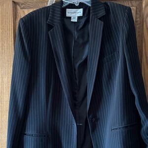 Evan Picone Black Pinstripe Women's Blazer